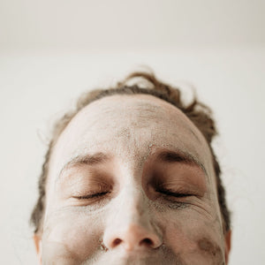 Gesichtspflege mit fester Seife: Natürliche Reinigung für strahlende Haut